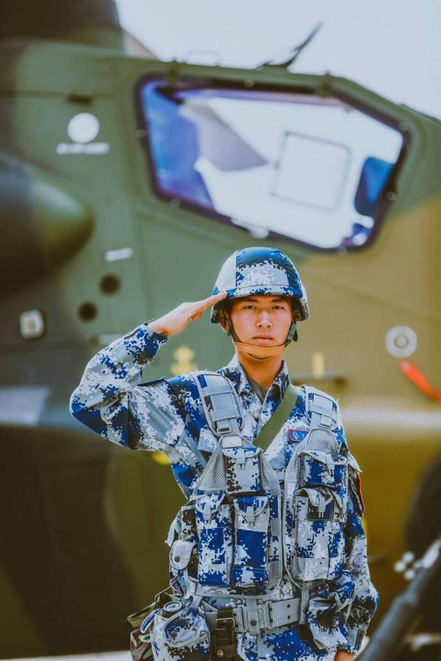 真正男子汉教官现状:王威光荣退役,而他在维和任务时不幸去世!