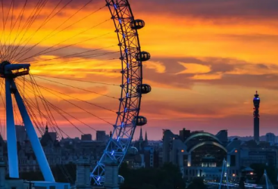 ​甜甜的睡前爱情小故事大全